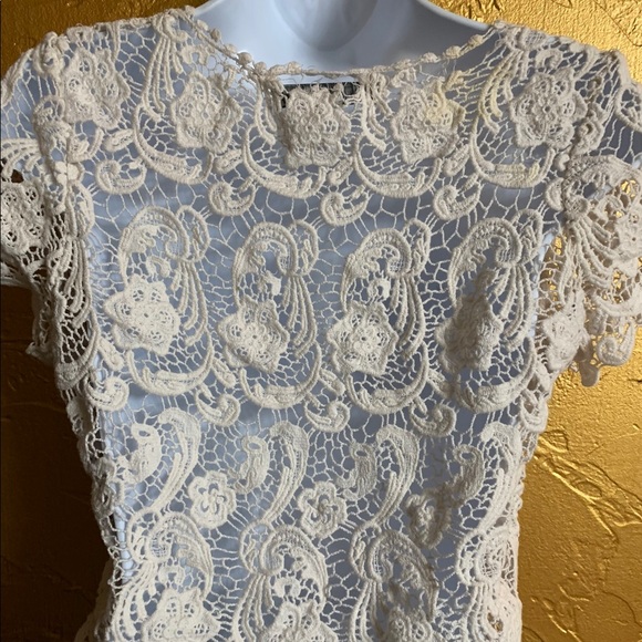 Vintage Lace Crop Top - Picture 3 of 4